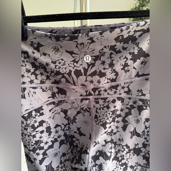 Lululemon All You Do Crop Efflorescent Nebula Floral Black Leggings size 10 - Picture 8 of 14